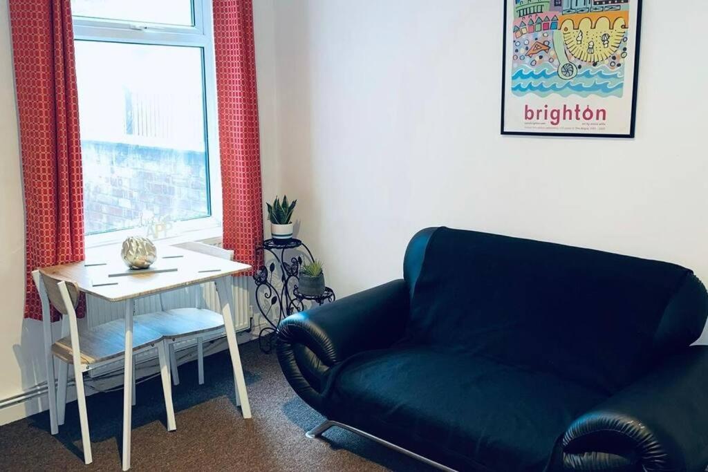 فيلا Comfortable Town House In Coventry City Centre المظهر الخارجي الصورة