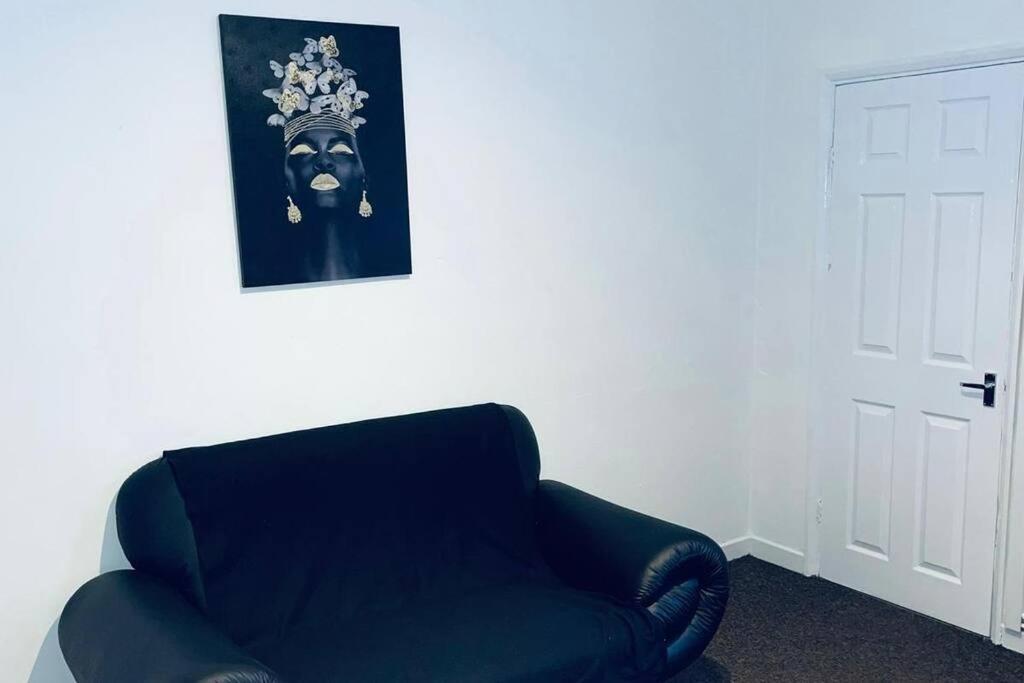 فيلا Comfortable Town House In Coventry City Centre المظهر الخارجي الصورة