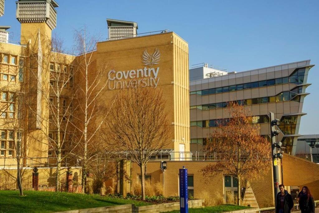 فيلا Comfortable Town House In Coventry City Centre المظهر الخارجي الصورة