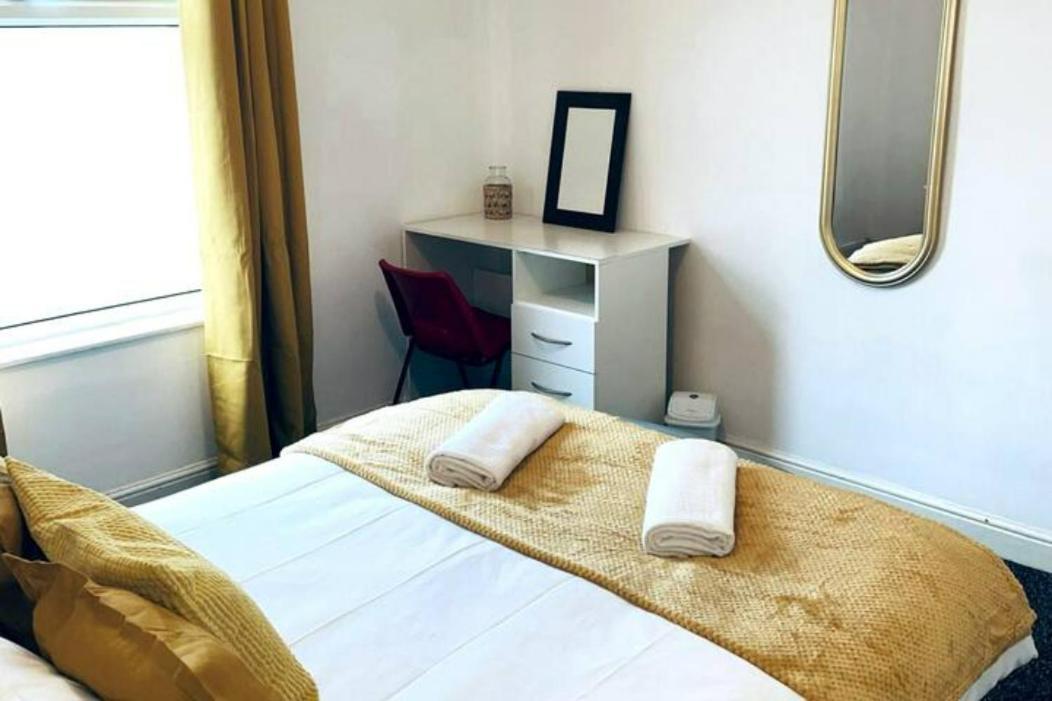 فيلا Comfortable Town House In Coventry City Centre المظهر الخارجي الصورة
