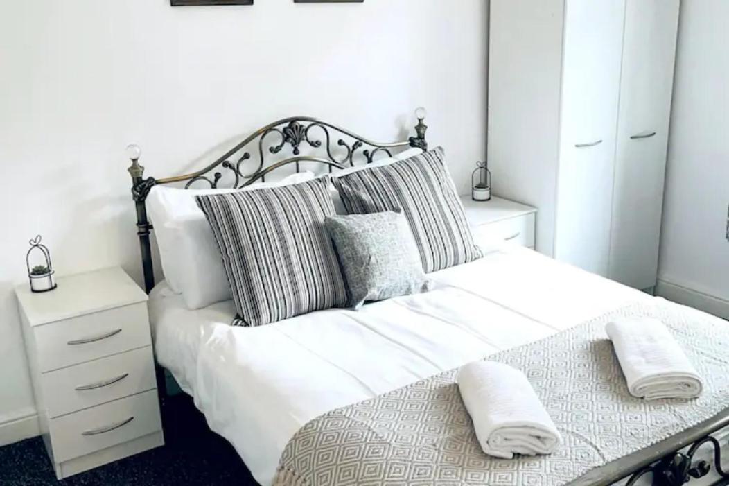 فيلا Comfortable Town House In Coventry City Centre المظهر الخارجي الصورة